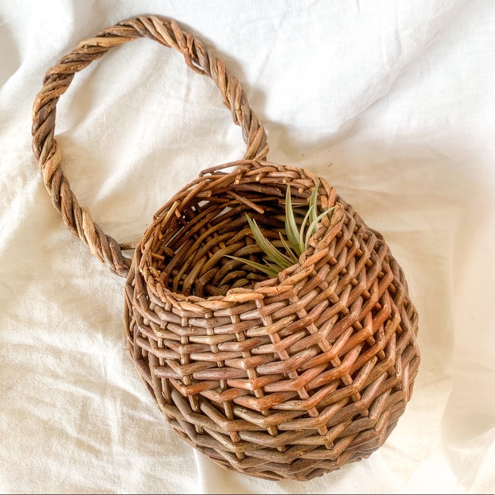 Wicker Hanging Wall Basket